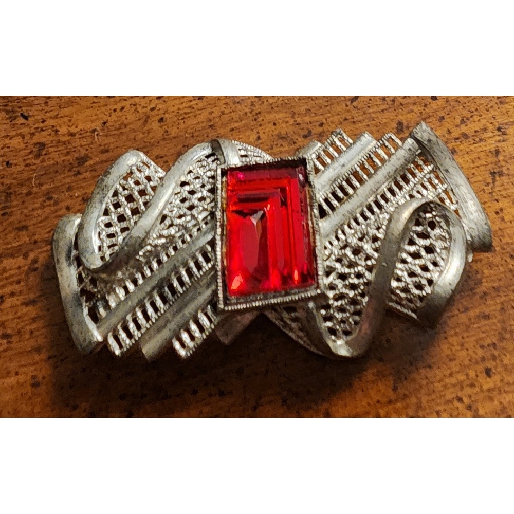 Vintage Little Nemo LN Brooch Art Deco Red Glass Filigree Silver Tone 1930s - Picture 12 of 15